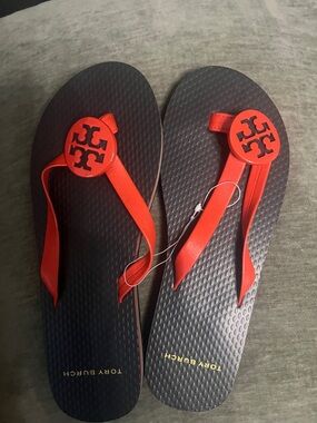 Tory Burch MINNIE EUA SOLE with Red Logo Medallion